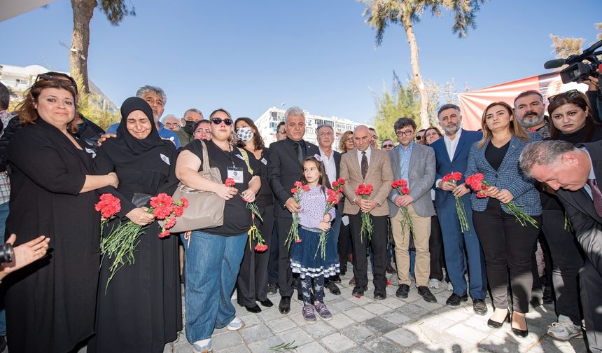 İzmir Depreminde Hayatını Kaybedenler Anıldı