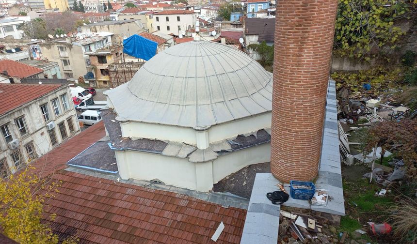 İzmir'de Tarihi Camiler Hırsızların Hedefi Oldu