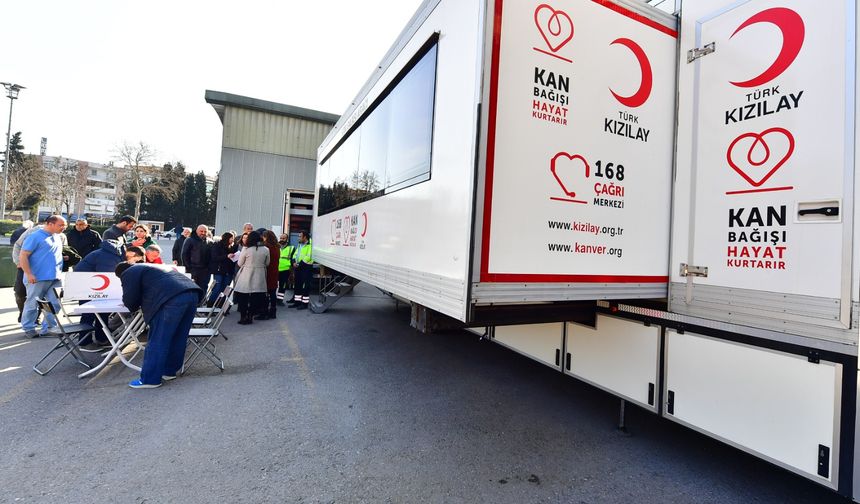 Büyükşehir Personeli Depremzedeler İçin Kan Bağışı Yaptı