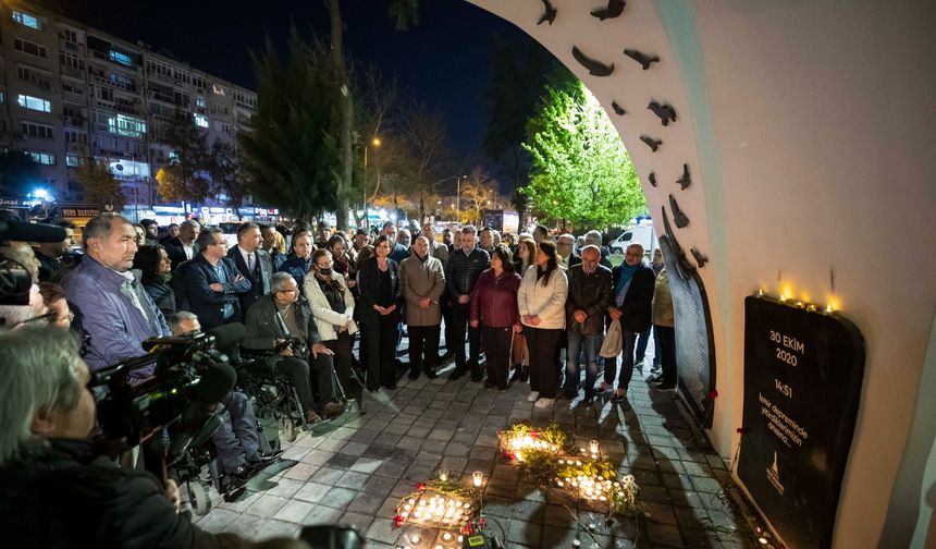 İzmir'den 'Sessiz Çığlık' Yükseldi