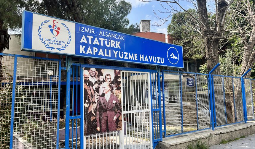 İzmir Atatürk Yüzme Havuzu'nda Yıkım Başladı