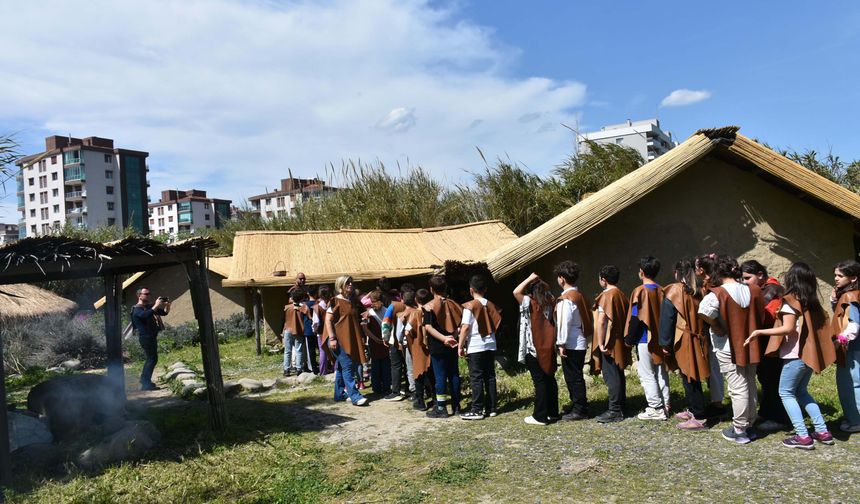 İzmir'in 8 Bin 500 Yıl Öncesine Yolculuk Yaptılar