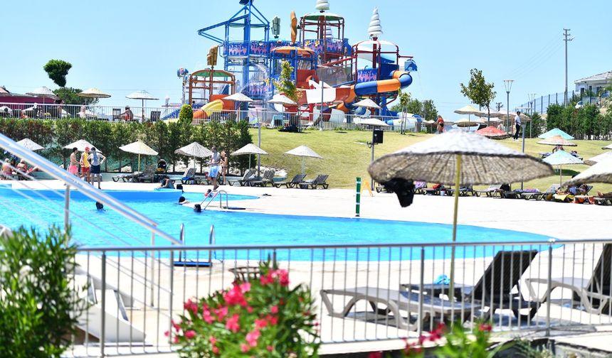 Çeşme Oasis Aqua Park Sezonu Açıyor