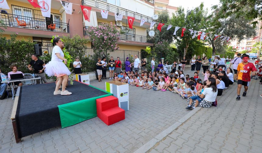 'Sokak Senin' Coşkusu Karşıyaka'yı Sardı