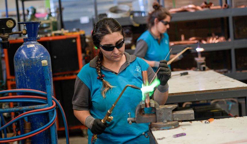 Meslek Fabrikası Mezunu Kadın Kaynakçılar İşbaşı Yaptı