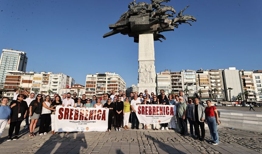 Srebrenitsa Katliamı'nda Hayatını Kaybedenler Konak'ta Anıldı