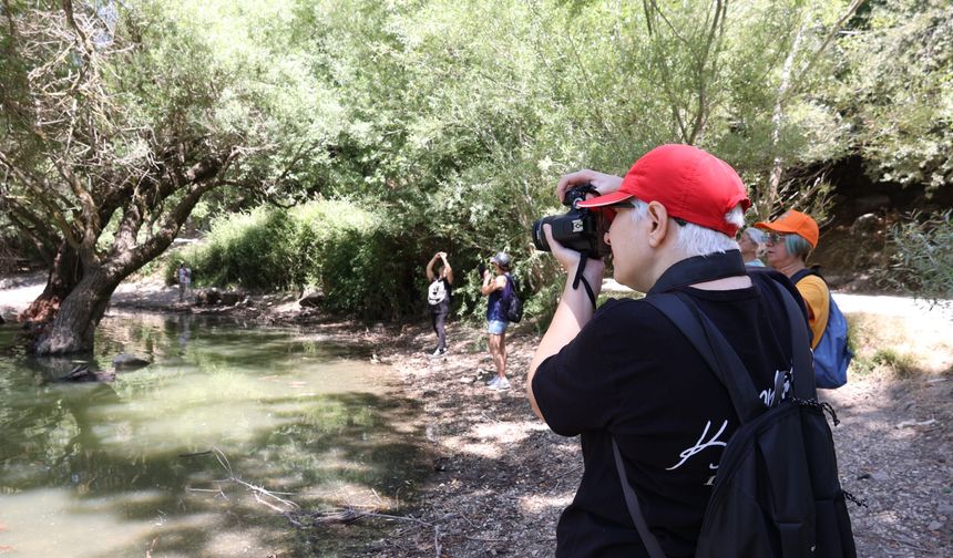 Kadınlar 'Mor Kadraj'la Fotoğraf Çekmeyi Öğrenecek