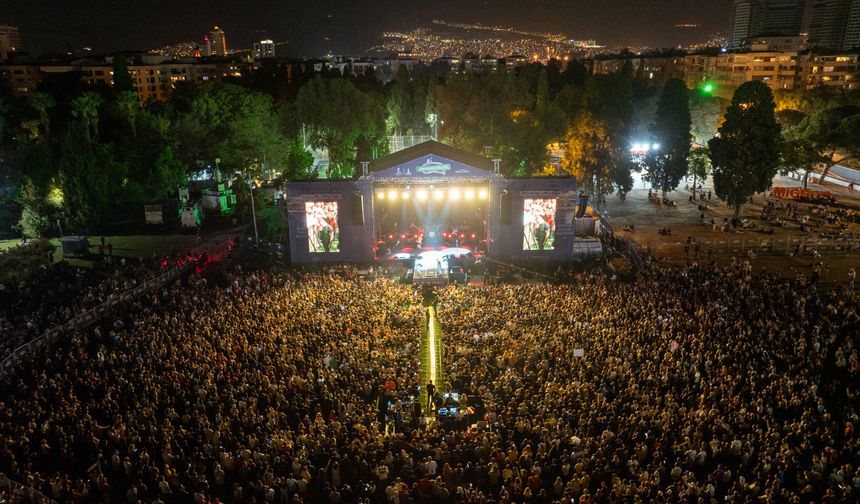 İzmir Fuarı'nda Haluk Levent ile Muhteşem Final