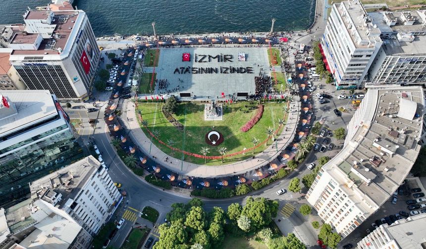 İzmir 10 Kasım'da Ata'sının İzinde