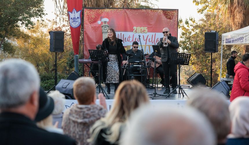 Konak'ta Yeni Yıl Coşkusu Kermeslerle Devam Ediyor