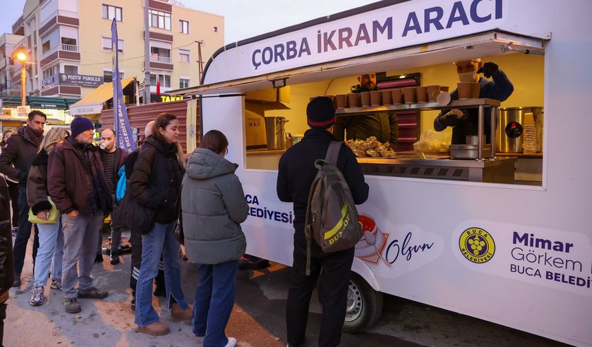 Bucalılar Sıcak Çorba İkramından Memnun Kaldı