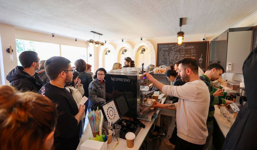 Bucafe'de Yüzleri Güldüren Hizmet