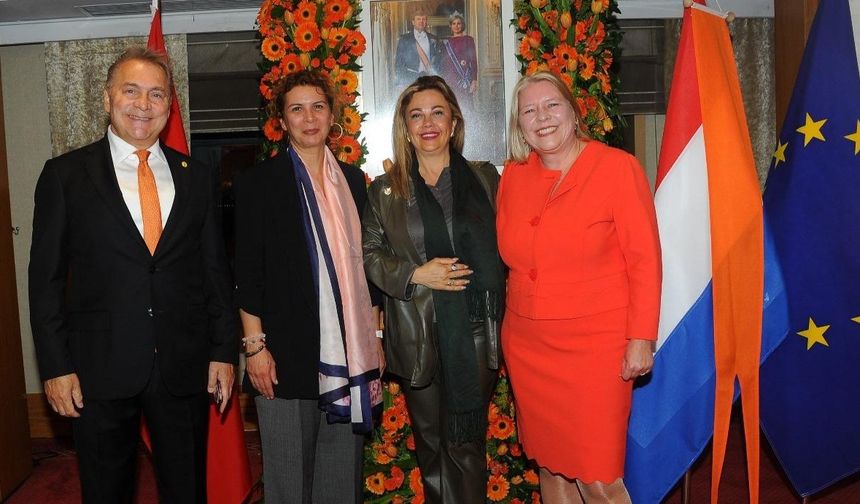 Hollanda'nın 'Kral Günü'nde İGC'ye Tebrik