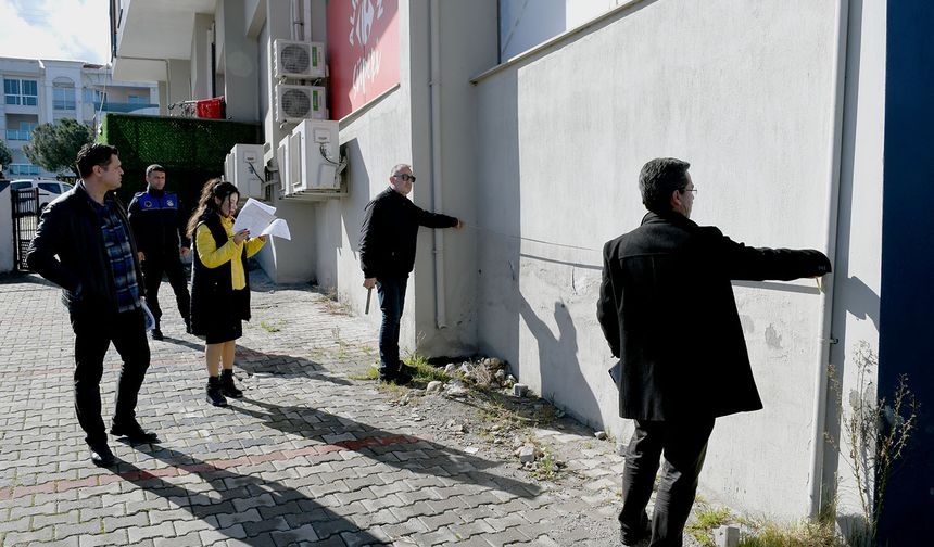 Kuşadası'nda Riskli Yapı Tespiti Devam Ediyor
