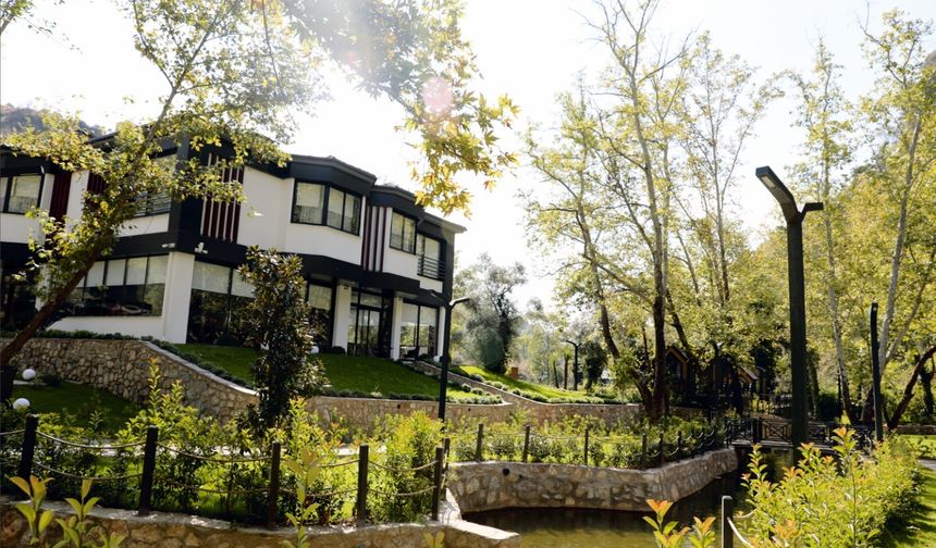 Efeler'in Eşsiz Tatil ve Yemek Mekanı: Doğa Otel ve Restaurant
