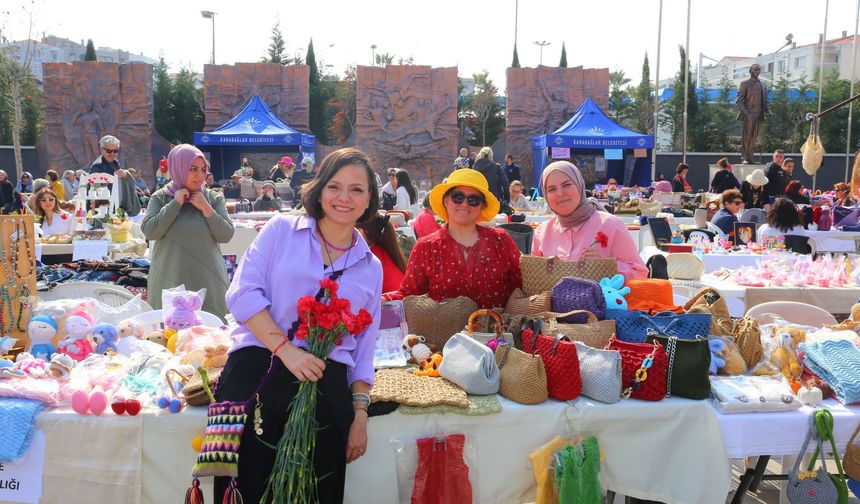 Karabağlar'da Kadının Emeği Büyüyor: 30 Tezgahtan, 300 Tezgaha Çıktı