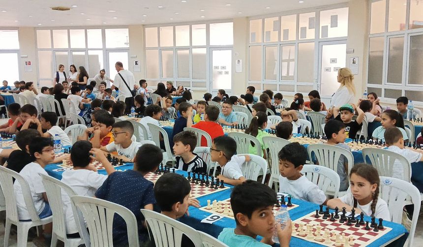 Aydınlı Satranç Kursiyerleri Hamlelerini Yarıştırdı