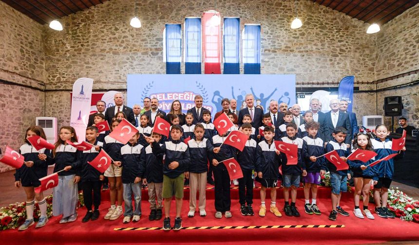 İzmir'de "Geleceğin Şampiyonları" Tanıtıldı