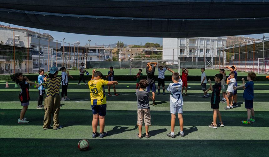 İzmir'in Çocuk Merkezlerinde Dopdolu Yaz Programı