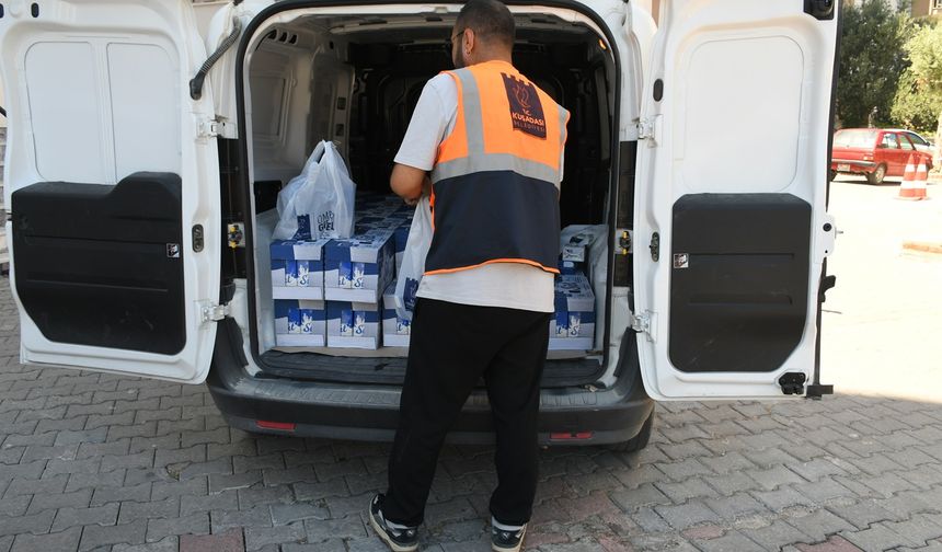 Kuşadalı Çocuklara Süt Desteği