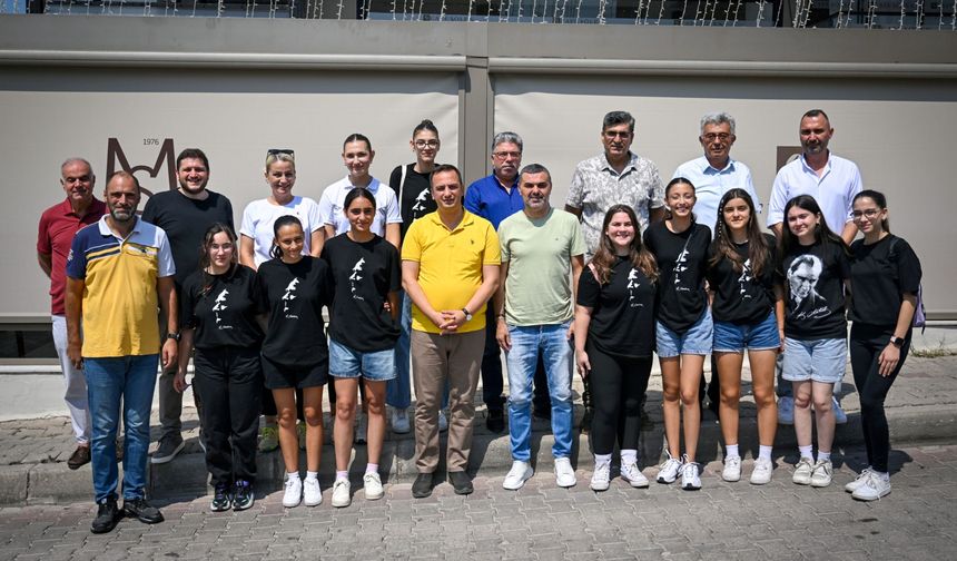 Bornova'nın Sultanları Set Vermeden Zirvede