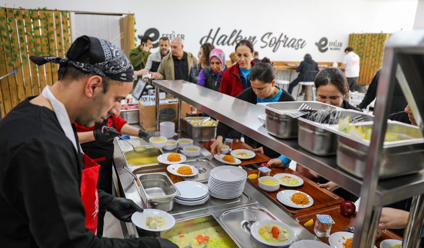 Efeler Kent Lokantası'nda 'Askıda Yemek' Başladı