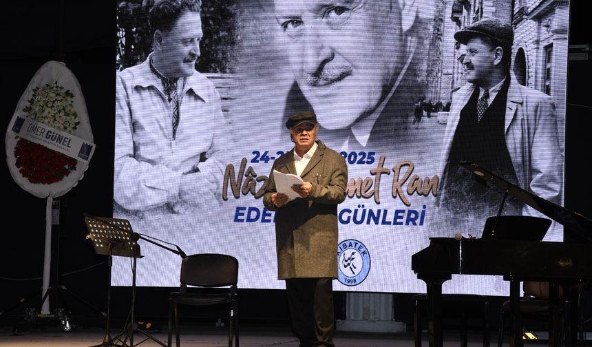 Nazım'ın Dizeleri Kuşadası'nda 9 Farklı Dilde Yankılandı