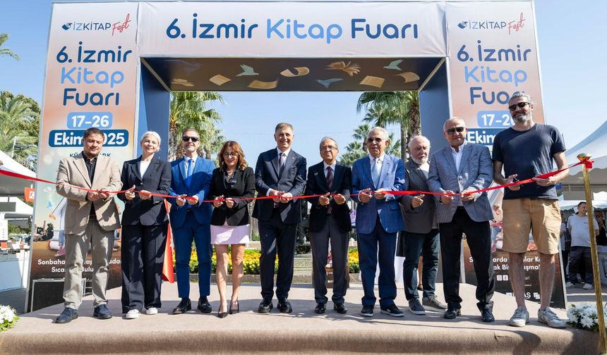 İZKİTAPFEST - 6. İzmir Kitap Fuarı Kapılarını Açtı