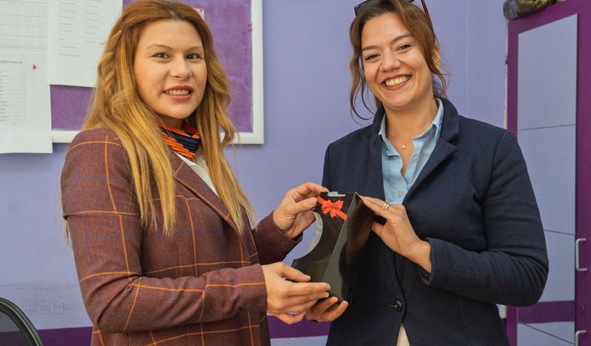 İzmir Büyükşehir'den Öğretmenlere 24 Kasım Hediyesi