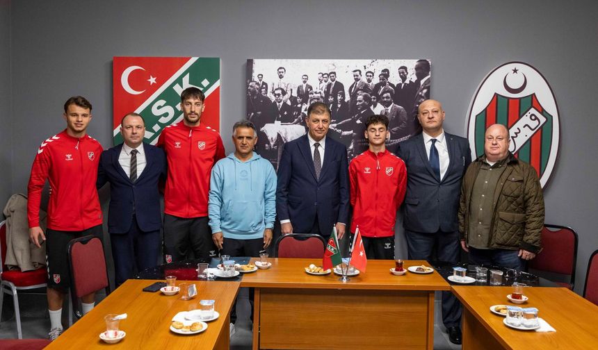 Başkan Tugay'dan Karşıyaka ve Göztepe'ye Ziyaret