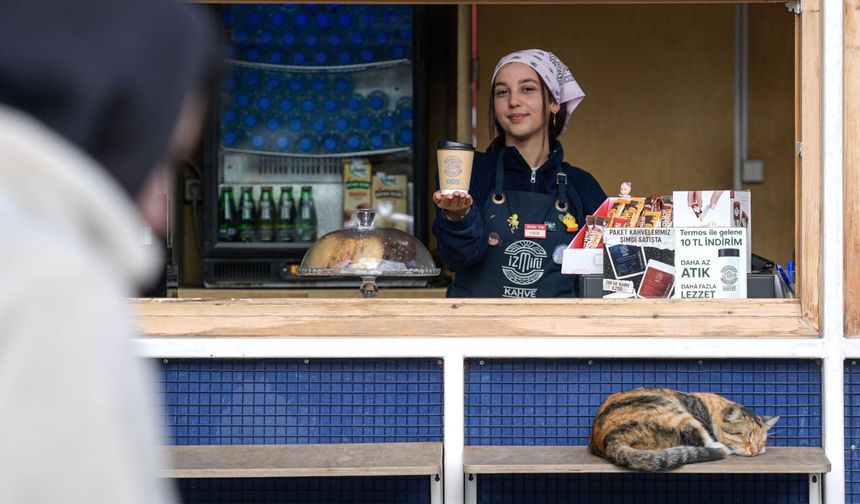 İzmirli Kahve'den Bir Milyon Bardaklık Rekor