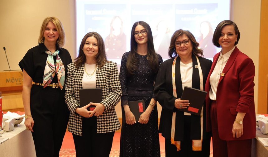 Başkan Kınay: "Kadınlar Değişimin En Güçlü Taşıyıcısıdır"