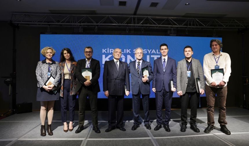 Çeşme'de 'Kiralık Sosyal Konut Sempozyumu' Yapıldı