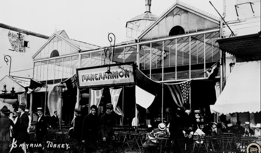 Mert Rüstem'in "İzmir 1860-1920" Sergisi Sakız Adası'nda