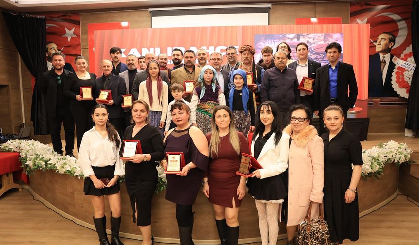 "Kanlı Bahçe"nin Efeler'deki Galası Yoğun İlgi Gördü