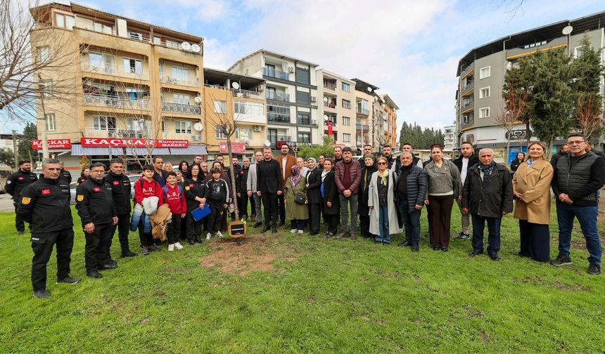 Buca'da 6 Şubat'ta Kaybedilenler Fidanlarla Anıldı