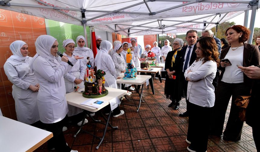 Bornova'da Hamurdan Umuda: 114 Kursiyer Meslek Sahibi Oldu
