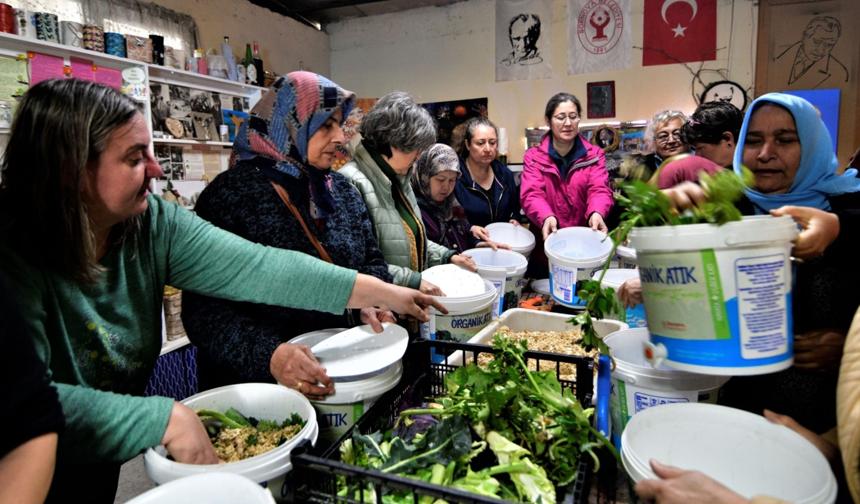 Bornova'da Kompostla Dönüşen Kent Tarımı