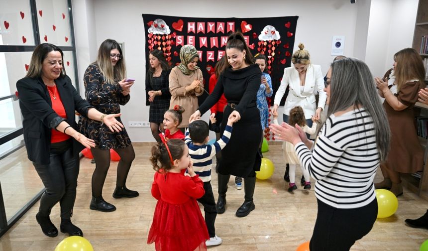 Bornova'da Minikler ve Aileleri Aynı Ritimde Buluştu