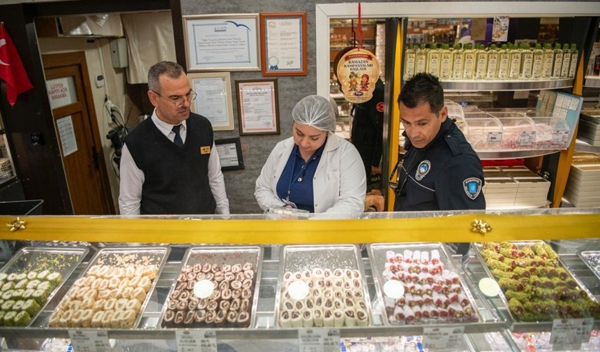Kuşadası'nda Tatlıcılara Bayram Denetimi