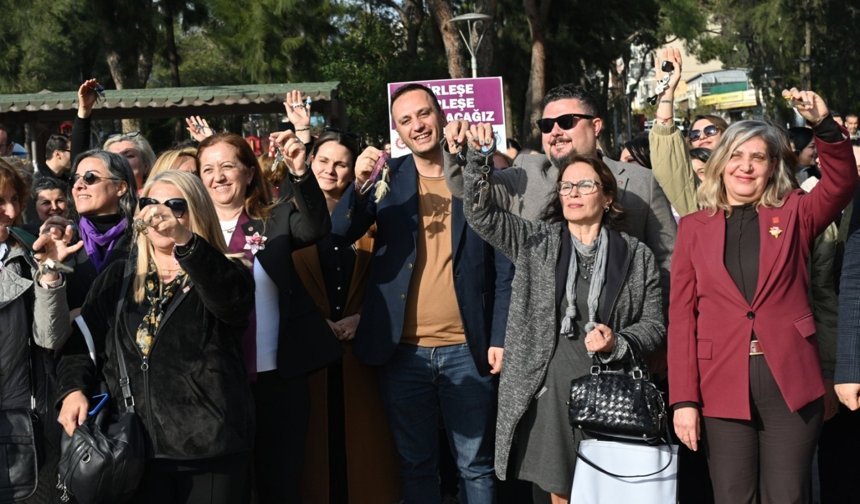 Bornova'da 8 Mart Dayanışması: Anahtarlar Kadınların Elinde