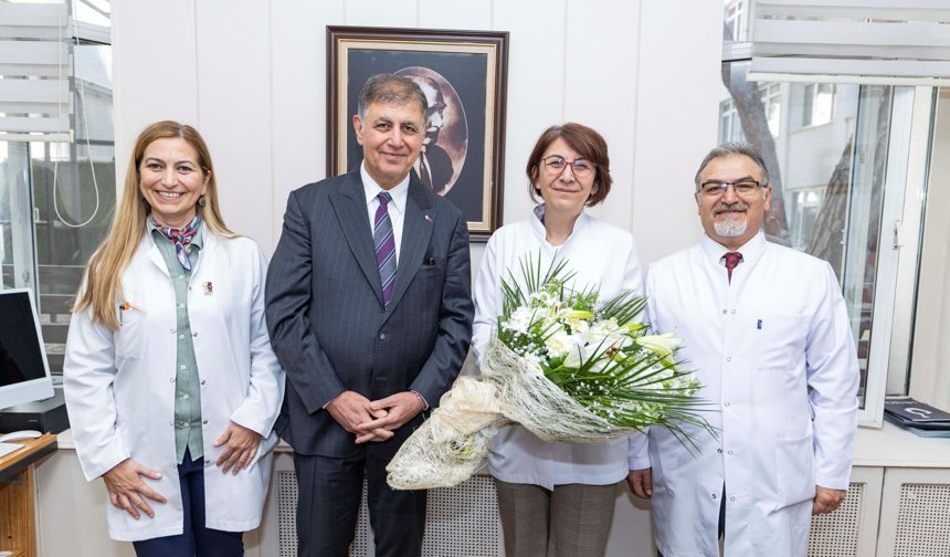 Başkan Tugay Meslektaşlarıyla Tıp Bayramı'nı Kutladı
