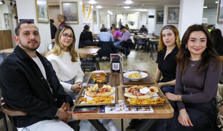 Buca'da Gençliğin Buluşma Noktası: Üzüm Cafe