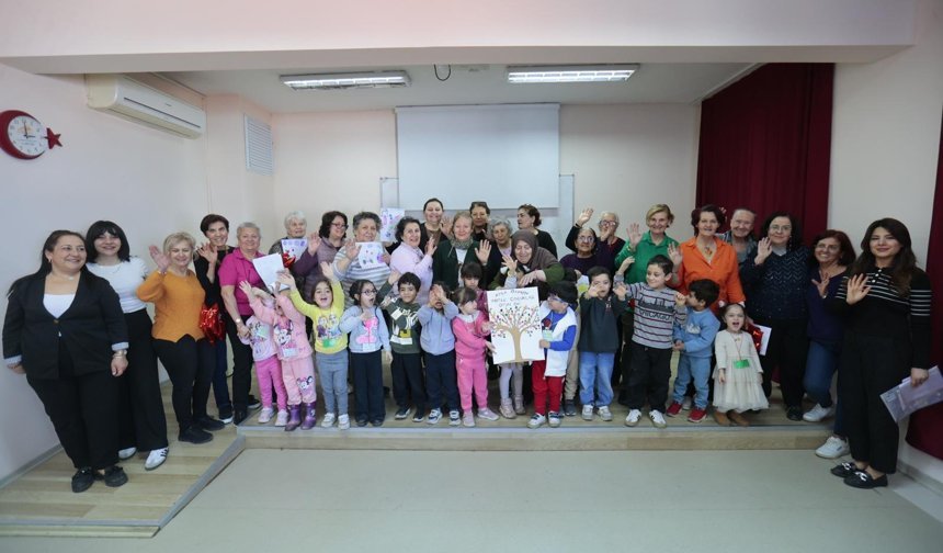 Konak'ın İleri Yaş Merkezi'nde Bayram Neşesi