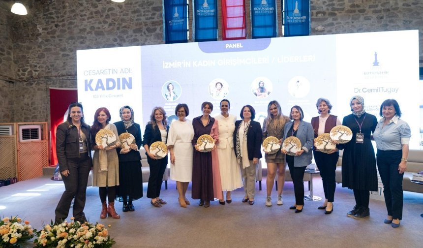 Rol Model Kadınlar "Cesaretin Adı: Kadın" Zirvesinde Konuştu