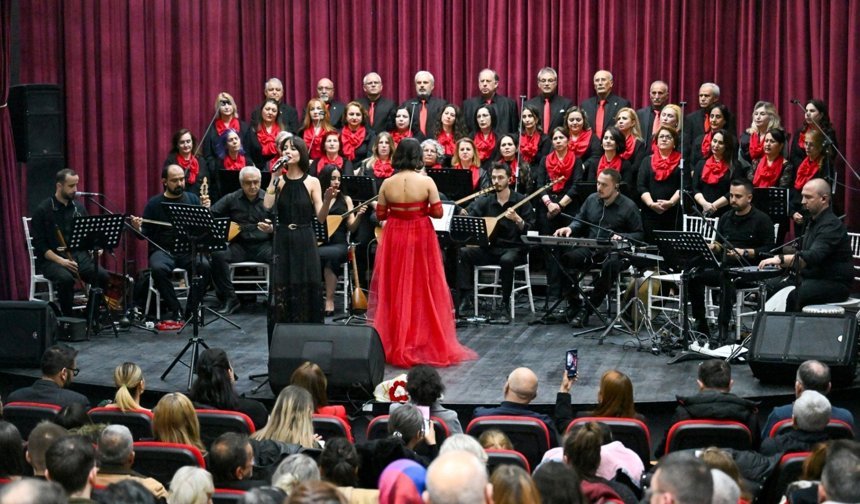 Dayanışmanın Türküsü Bornova'da Yükseldi