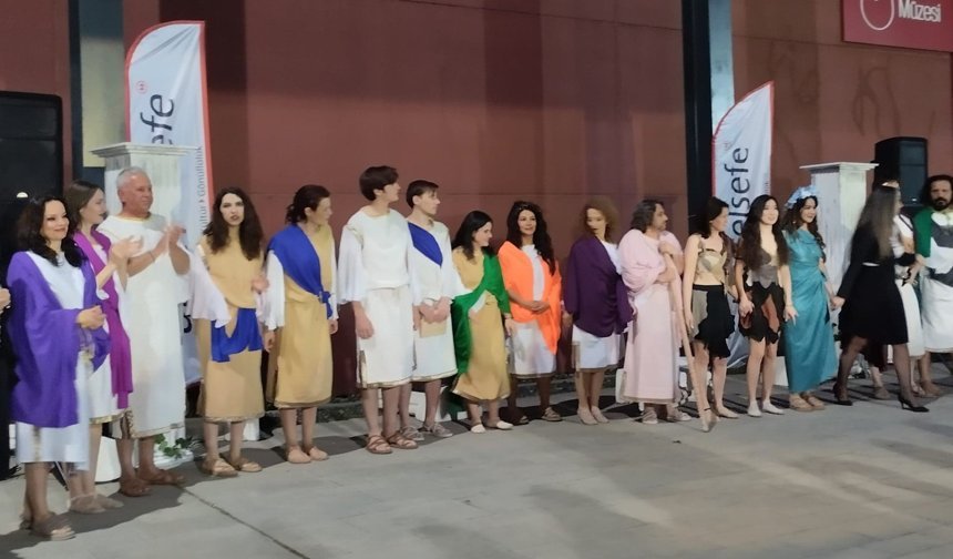 Yeşilova Höyüğü'nde Antikçağ Filozofları Günümüzle Buluştu