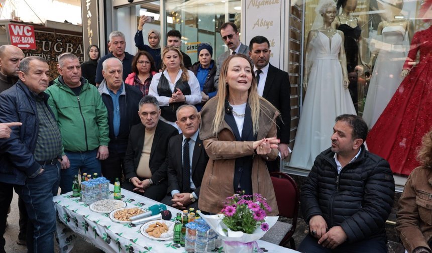 Başkan Mutlu'dan Kemeraltı Mesaisi: Esnaftan Ruhsat İndirimine Teşekkür