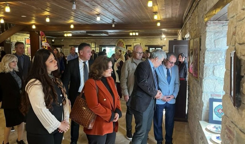 Geleneksel Türk Sanatları Sergisi Yoğun Katılımla Açıldı