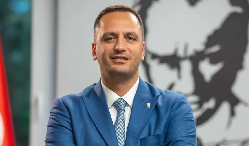 Bornova Belediye Başkanı Ömer Eşki Gözaltına Alındı